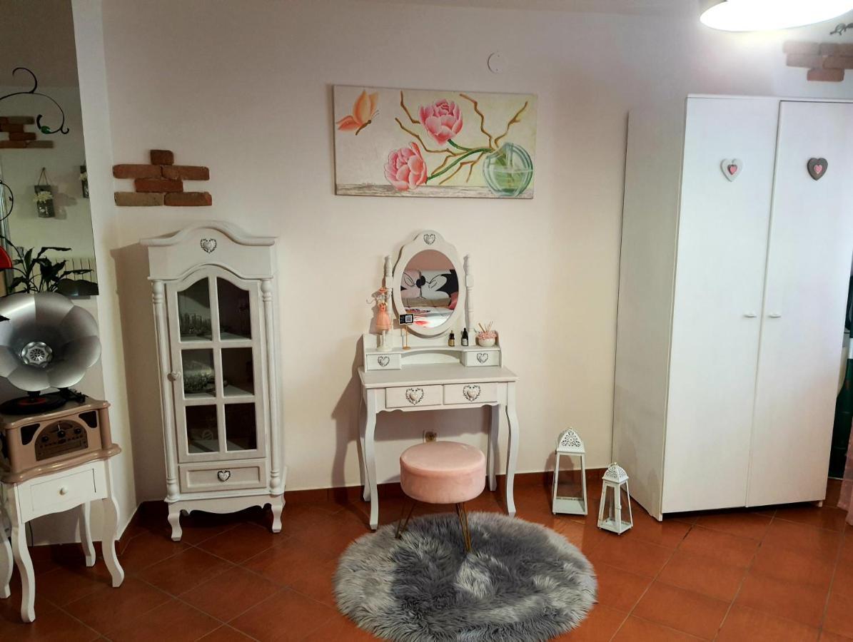 Shabby Chic Rooms Con Cucina E Giardino Privato Pomarico Ngoại thất bức ảnh