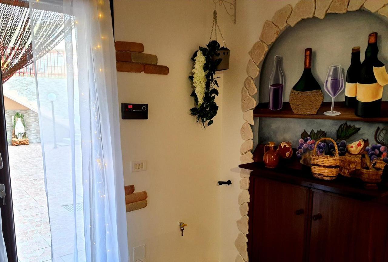 Shabby Chic Rooms Con Cucina E Giardino Privato Pomarico Ngoại thất bức ảnh
